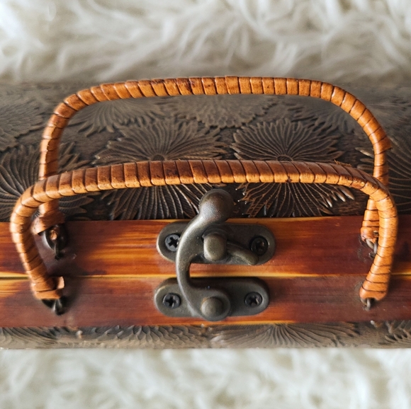 Vintage Embossed Metal & Wood Carry Box with Wrapped Handle - Picture 7 of 8